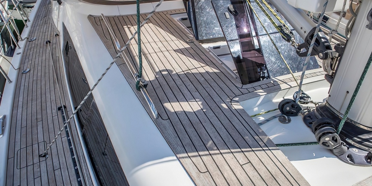 Продается парусная яхта AZUREE 41